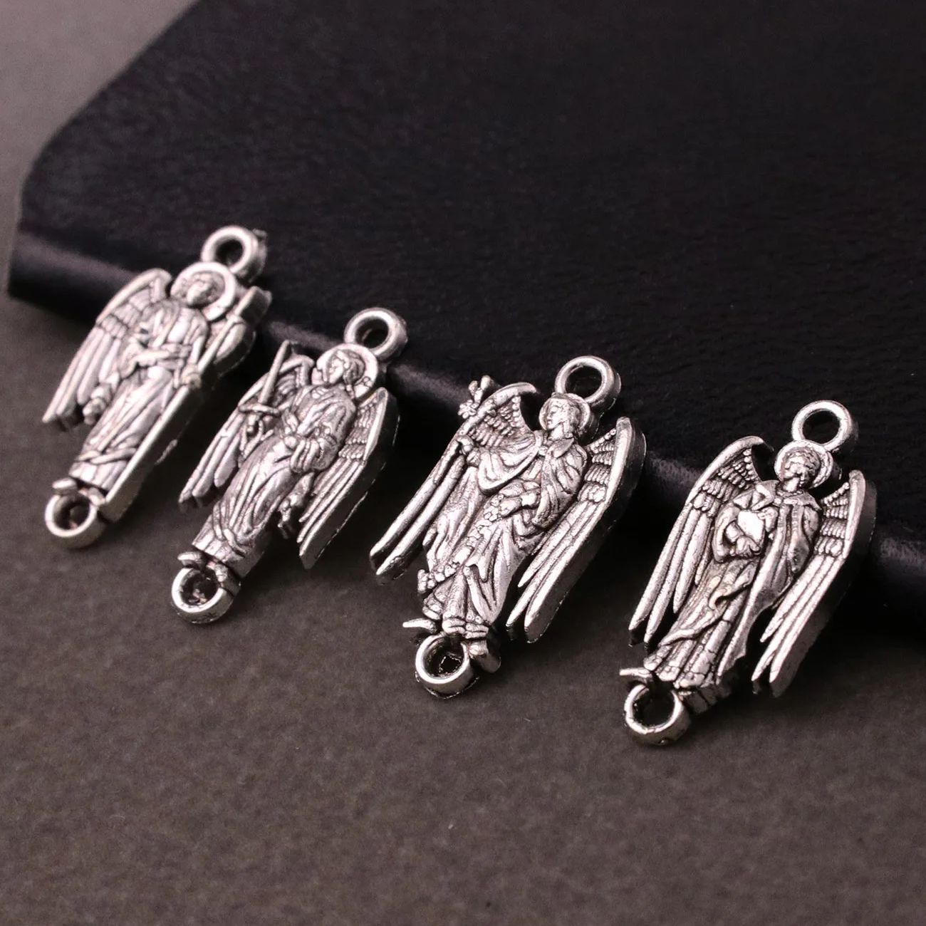 Jewelry Making Michaels - 4 個大天使メダルクリスチャン保護聖ミカエルガブリエルラファエルウリエルコネクタ DIY 作成アクセサリー