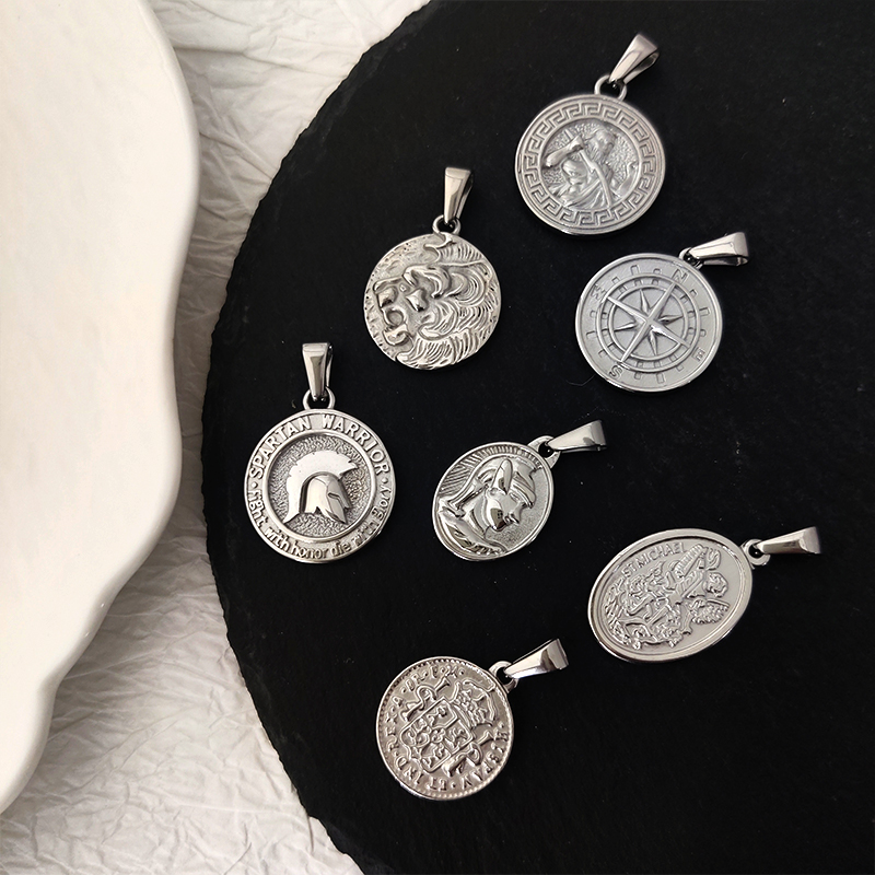 ステンレス製ヴィンテージラウンド肖像コイン聖ミカエルコンパス - Jewelry Making Michaels のレビューと価格